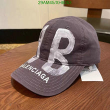 Carregar imagem no visualizador da galeria, Balenciaga Cap

